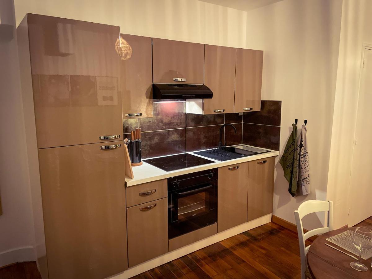 Le Noeud Vert: Nevers-Themed Apartment with City-Center Parking & Fitness Access Exterior photo